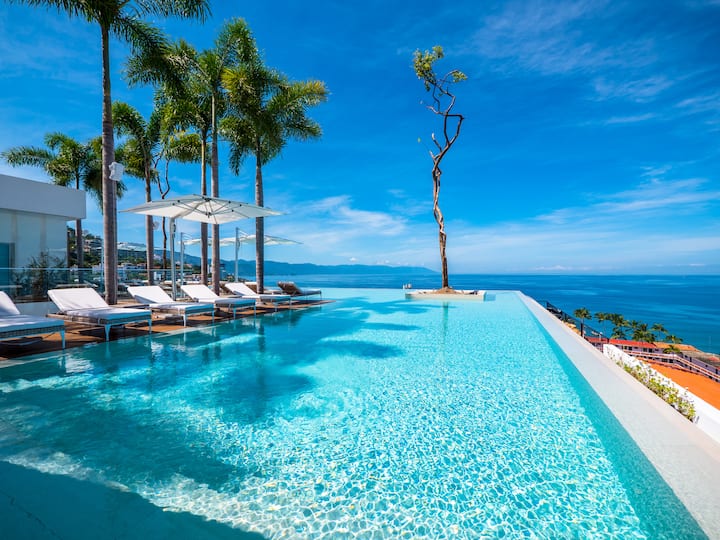 Pier 57 Luxury Condo: Ocean Views & Rooftop Oasis - Puerto Vallarta