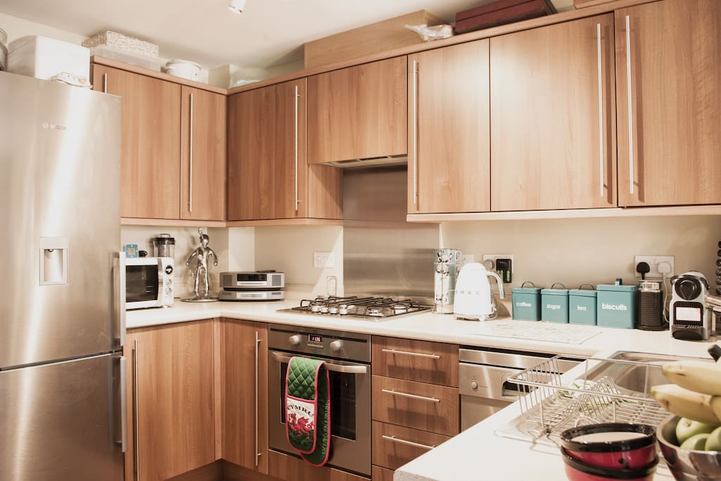 Kitchen available for your use , or just to make yourself a tea or coffee .