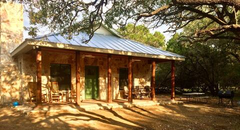 Medina River Cabins -  Laurel House 3