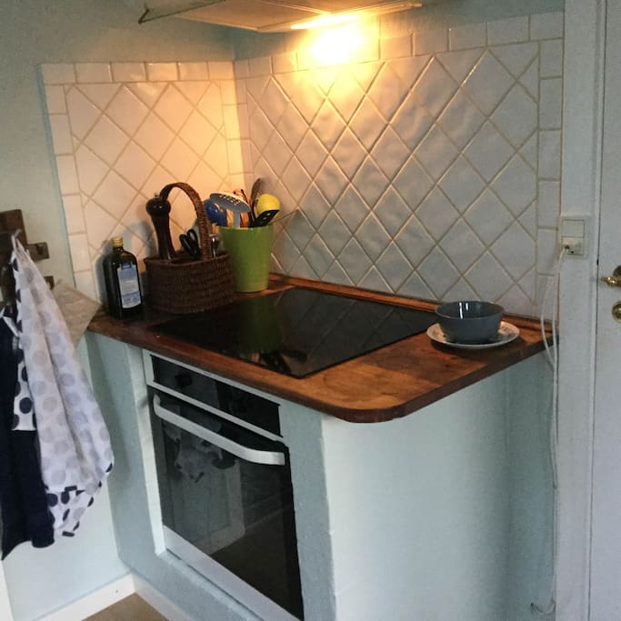 Kitchen. Painted in 2016 and has all you need, for example a chocolate melter and an ice cream maker.