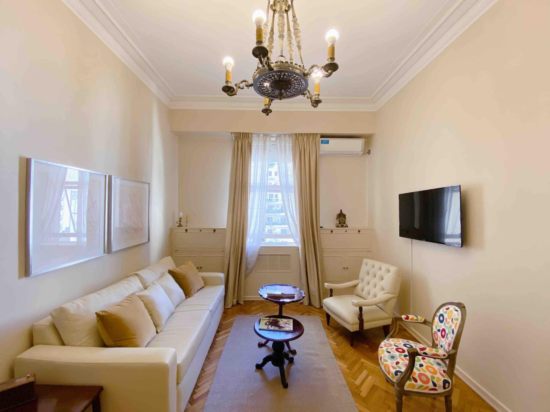Renovated apartment for 4 in Alvear Palace, Recoleta