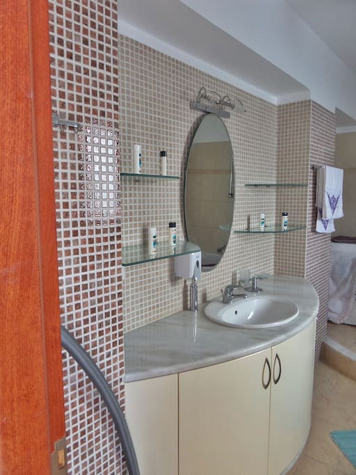 Bathroom - Photo 2