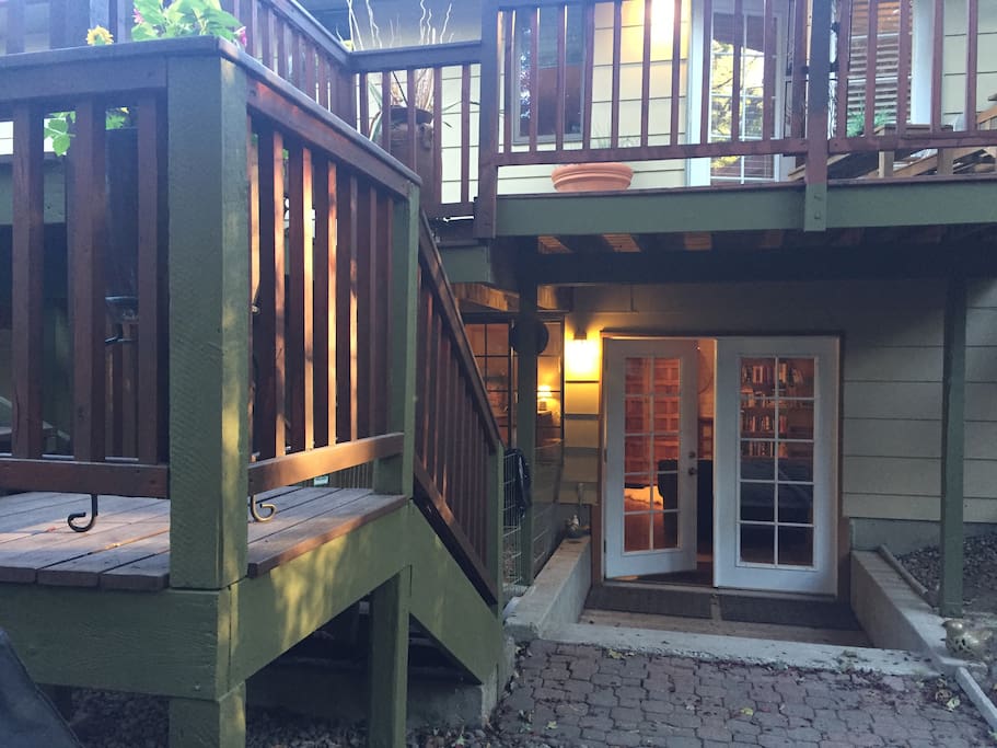 Entrance to apartment