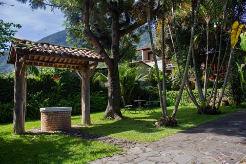 Tropical Oasis with Jacuzzi & Garden | 18 Guests