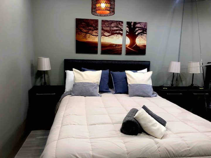 Habitación 2: cama queen colchón de tecnología alemana ergonomico con resortes Pocket tapiz con hilos de bamboo