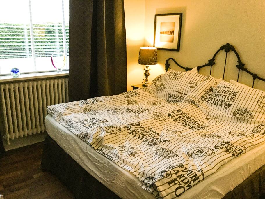 King sized bed