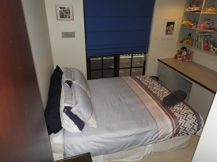 Queensize Bedroom/vivaio 4 (solo per sistemazione speciale)