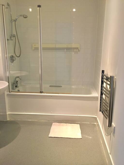Modern bathroom