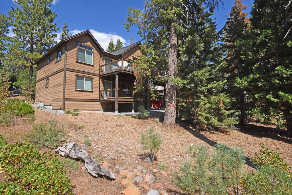 Back of the home, beautiful forest views
