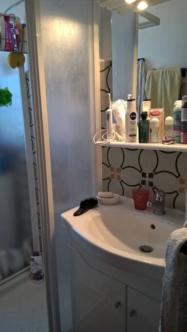 Bagno con doccia