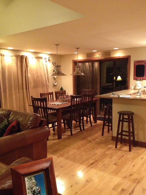 Main Floor Dinning Area