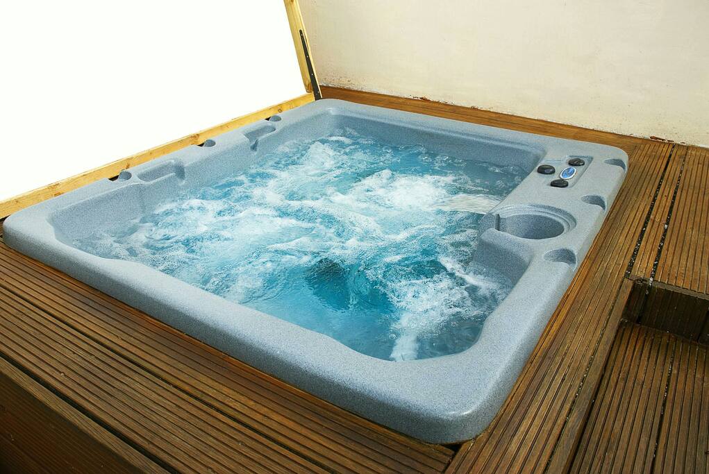Relaxing hot tub and cover