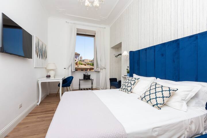 IRON Portico d’Ottavia LUX gallery image 4