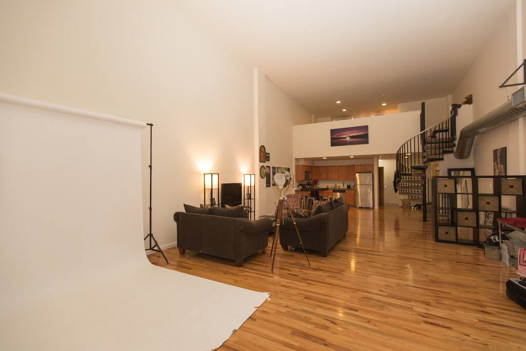 choose between 3 backdrops, White, black or gray to use for professional shoots or just amazing selfies! Comes equipped with a ring light for perfect selfie action ;) Studio lights can be provided at an extra cost.
