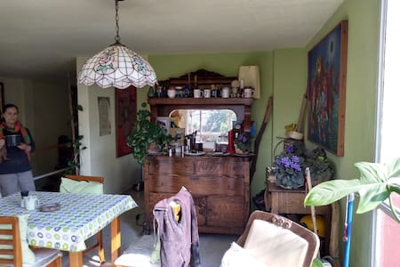 Centric, well conected apt. with rooftop orchard!!