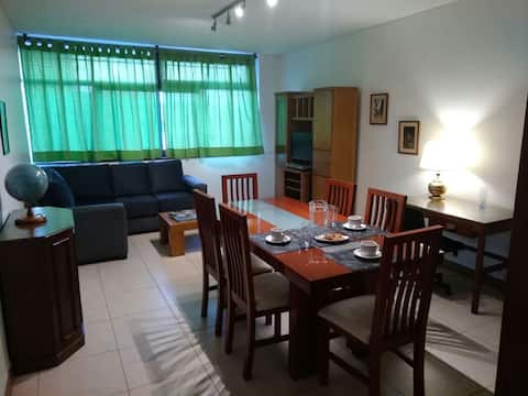 Anuncio de Airbnb popular: Central, spacious, quiet, with air conditioning. en Departamento Capital