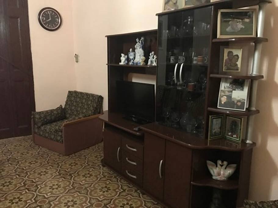 Una vista de la amplia sala