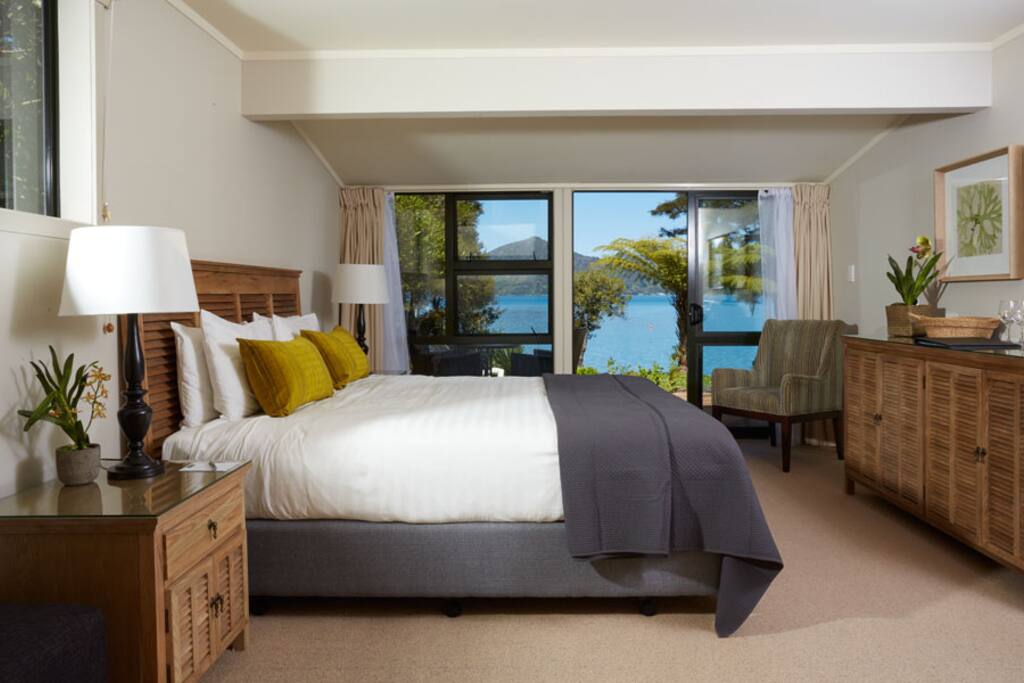 Seaview Rooms