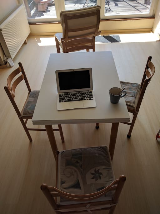 Table pour manger ou travailler