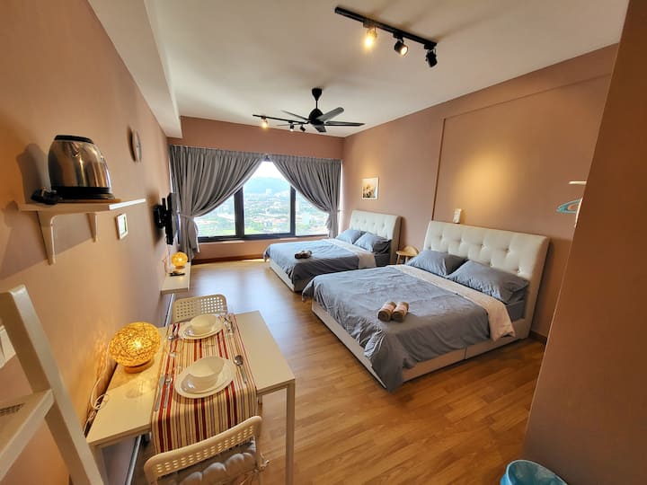 Exquisite CityView Studio Suite 6 Tropicana 218 Condominiums for