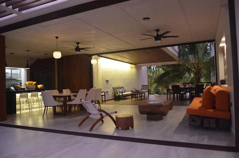 Playa Cocal. An oceanfront paradise.