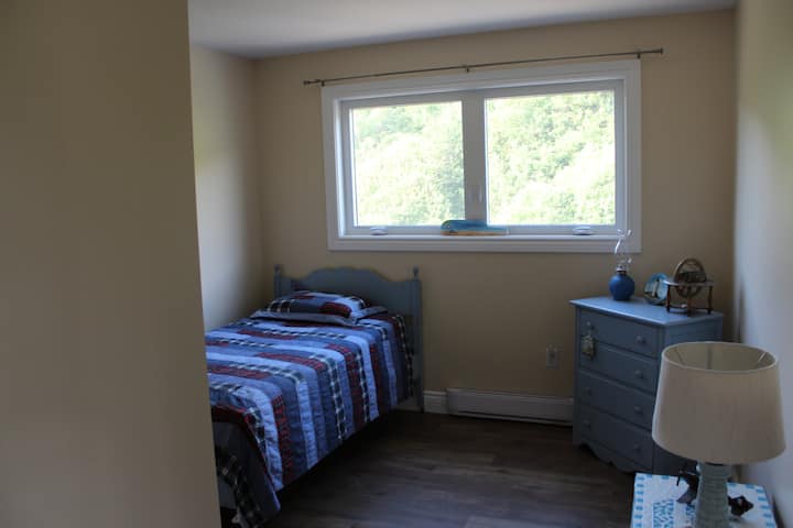 2 חדרי שינה קטנים יותר למעלה