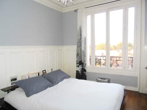 Charming and comfortable sunny room