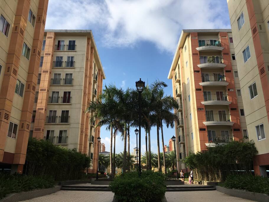Close to ALL airport terminals, Resorts World Manila, SM Bicutan, and 15 minutes away from Mall of Asia. Few kilometers away to the Central Business District and with a newly featured Fast speed WIFI connection as of March 4,2017.