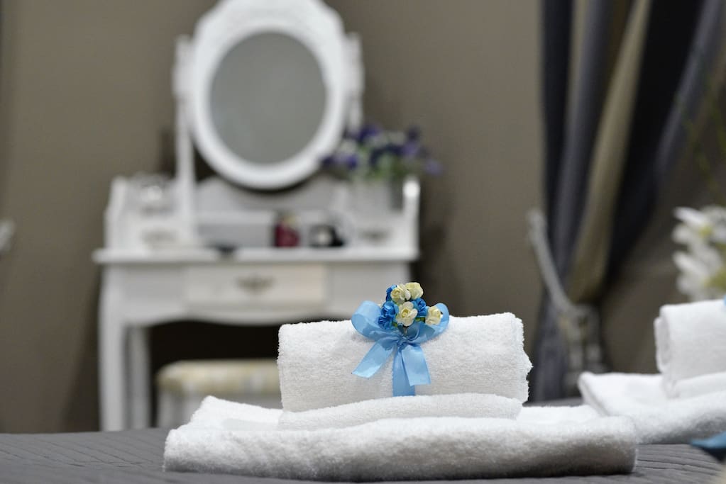 White Room Details - Towels