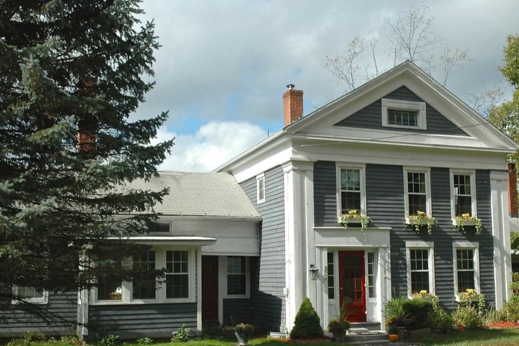 The apartment is the upstairs and downstairs of the left side of my home.