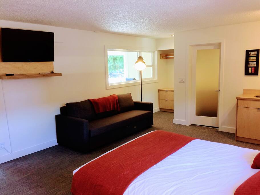 Custom built cabinetry, flat screen TV with cable, sofa bed for extra sleepers