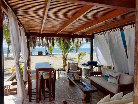 Beautiful oceanfront house in Canoas de Punta Sal.