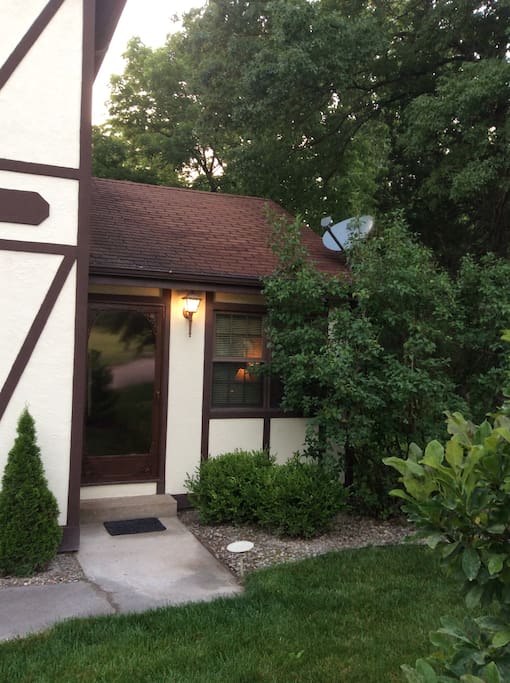 Private entry at side of house