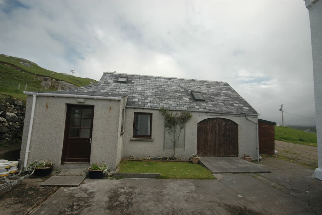 As you can see a small cottage which we use as 1 suite; gives nice privacy for 2.