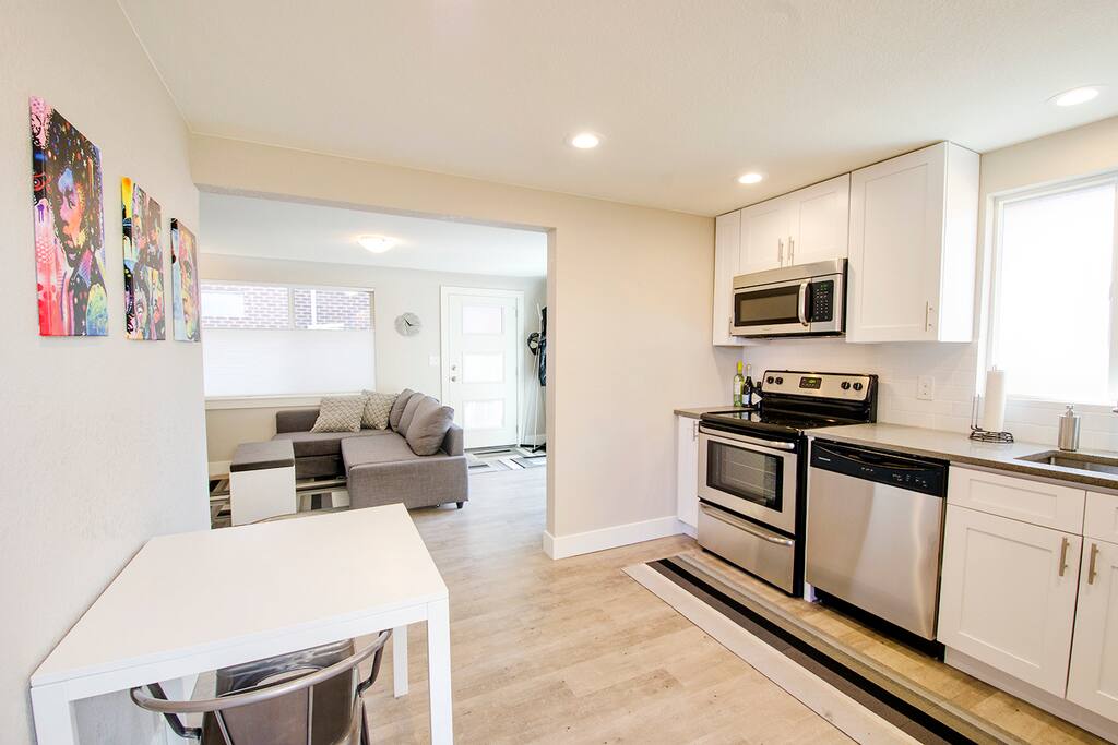 Modern dining in the eat in kitchen