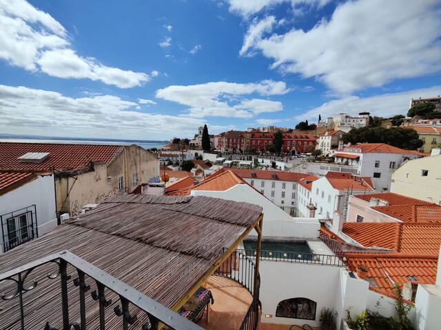 Villa with Sunny Pateo and amazing River View gallery image 3