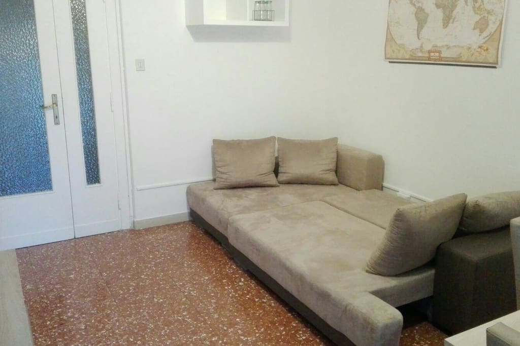 Stanza privata con divano letto matrimoniale
