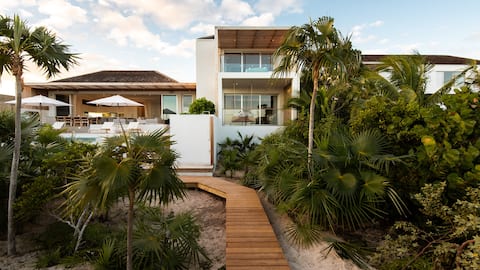 Beach Enclave Long Bay Villa 2 – 4BR +Media Room Beachfront