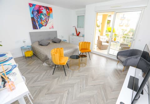 Annonce Airbnb populaire: 💎Lux ART Studio See View💎border of MONACO+parking💎 à Beausoleil