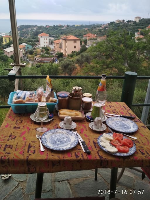 Colazione inclusa offerta per gli ospiti in una cornice da favola