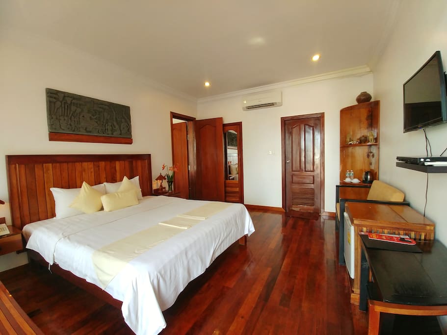 Deluxe Family Room