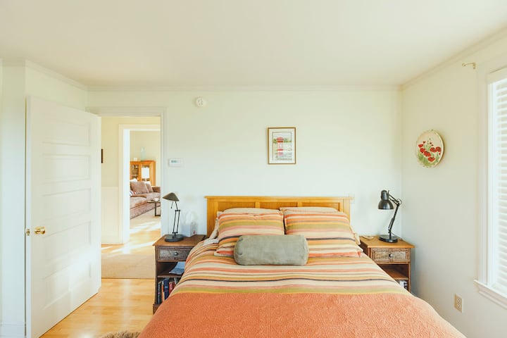 Спална соба долу