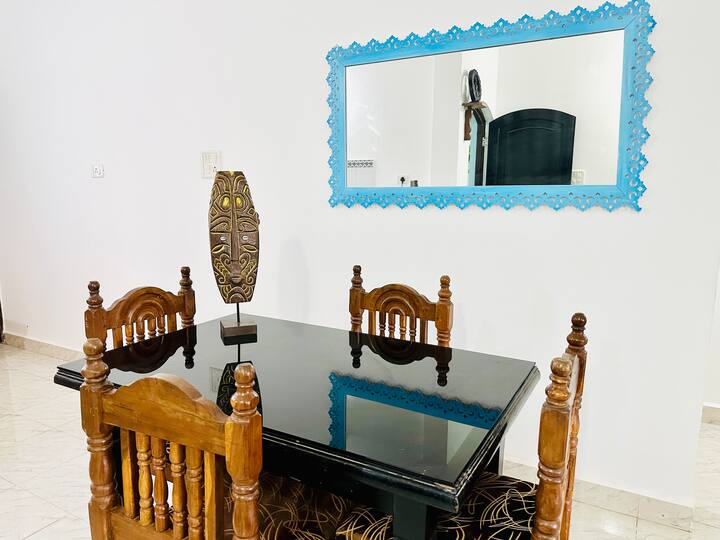 Dining area image 3