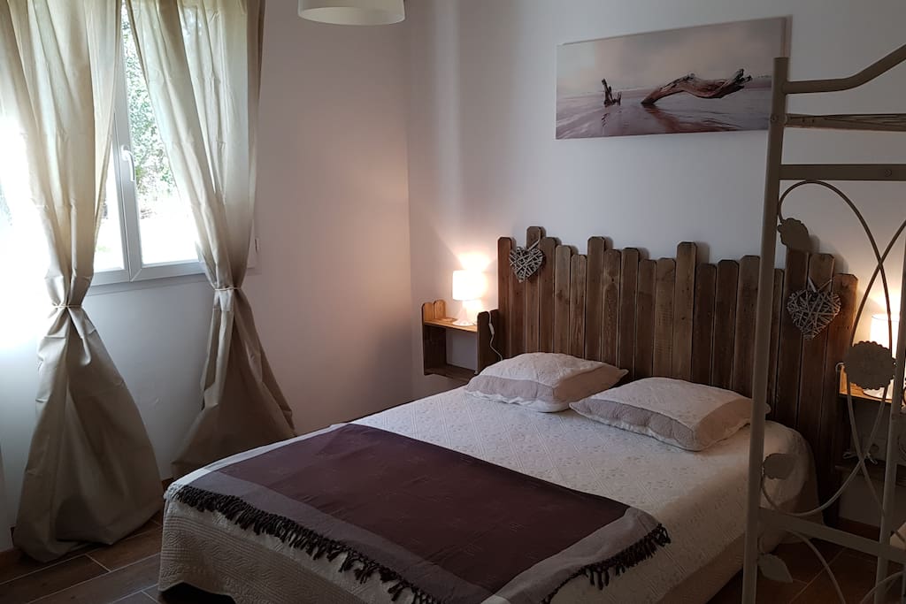 Chambre avec lit en 140