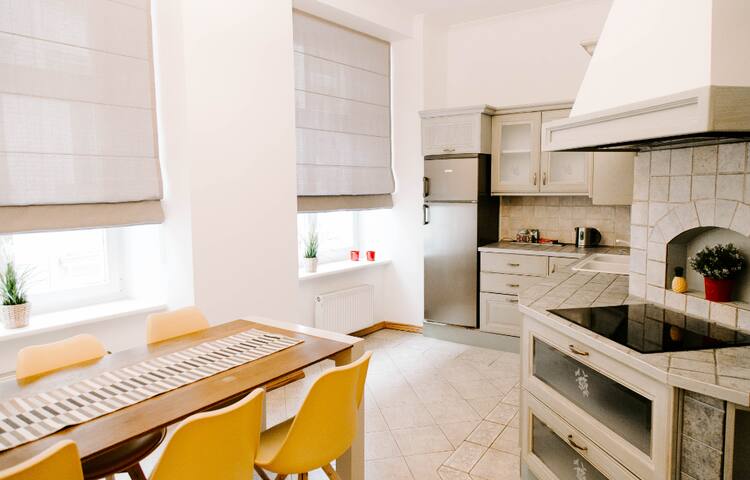 TGI 4 bedrooms Apartment gallery image 3