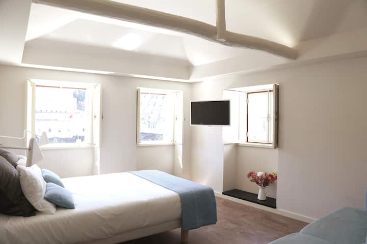Ribeira Cinema Apartments _ Superior Studios