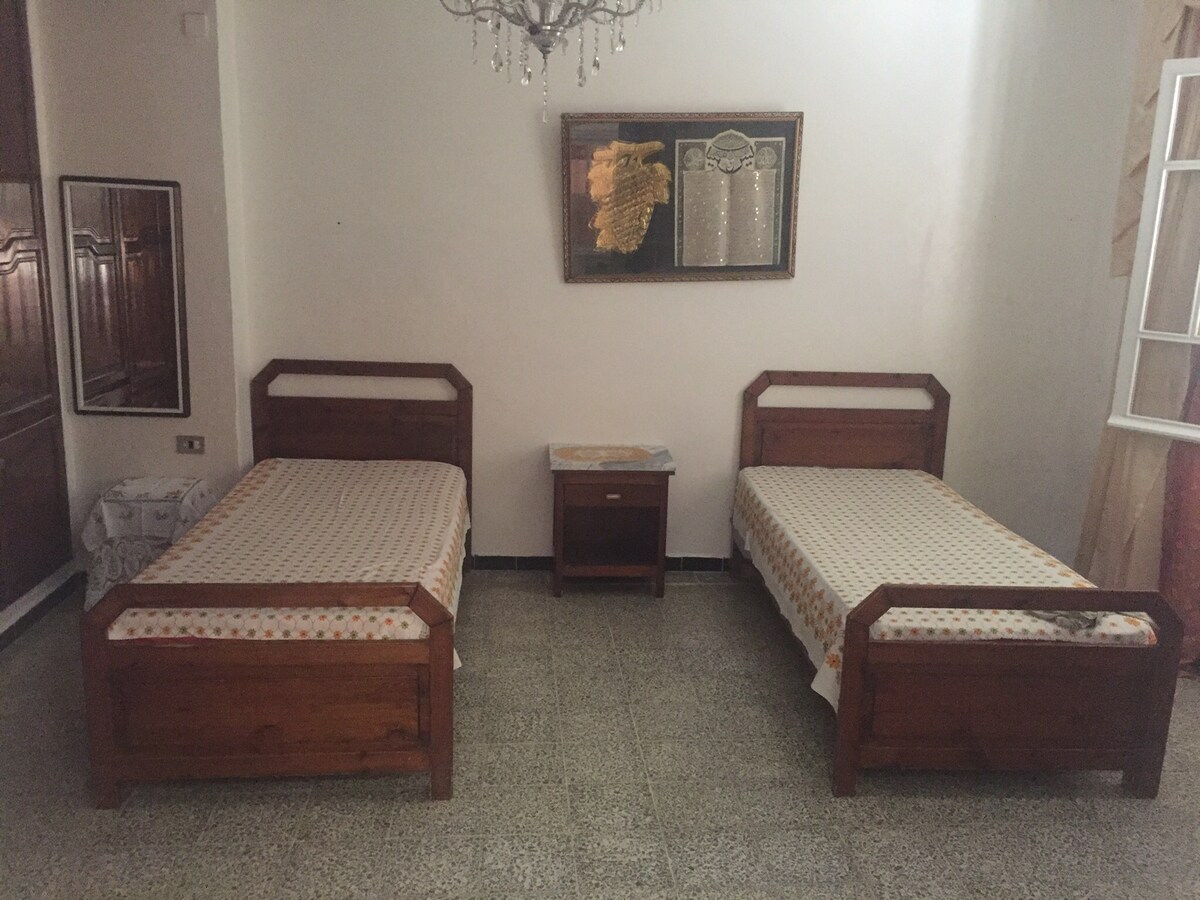 Room with 3 beds 
