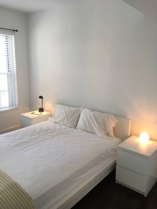Bedroom with a queen bed