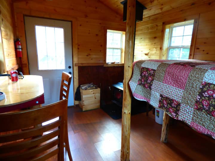 MC (Mary Catherine) nyumba mpya ndogo, nzuri sana, nzuri kwa wanandoa na mbwa.