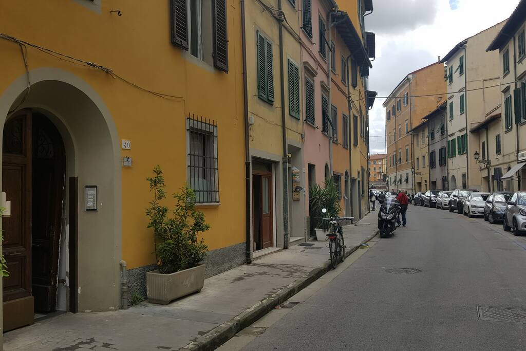 questa è la via dell'appartamento, in fondo c'è Ponte Solferino